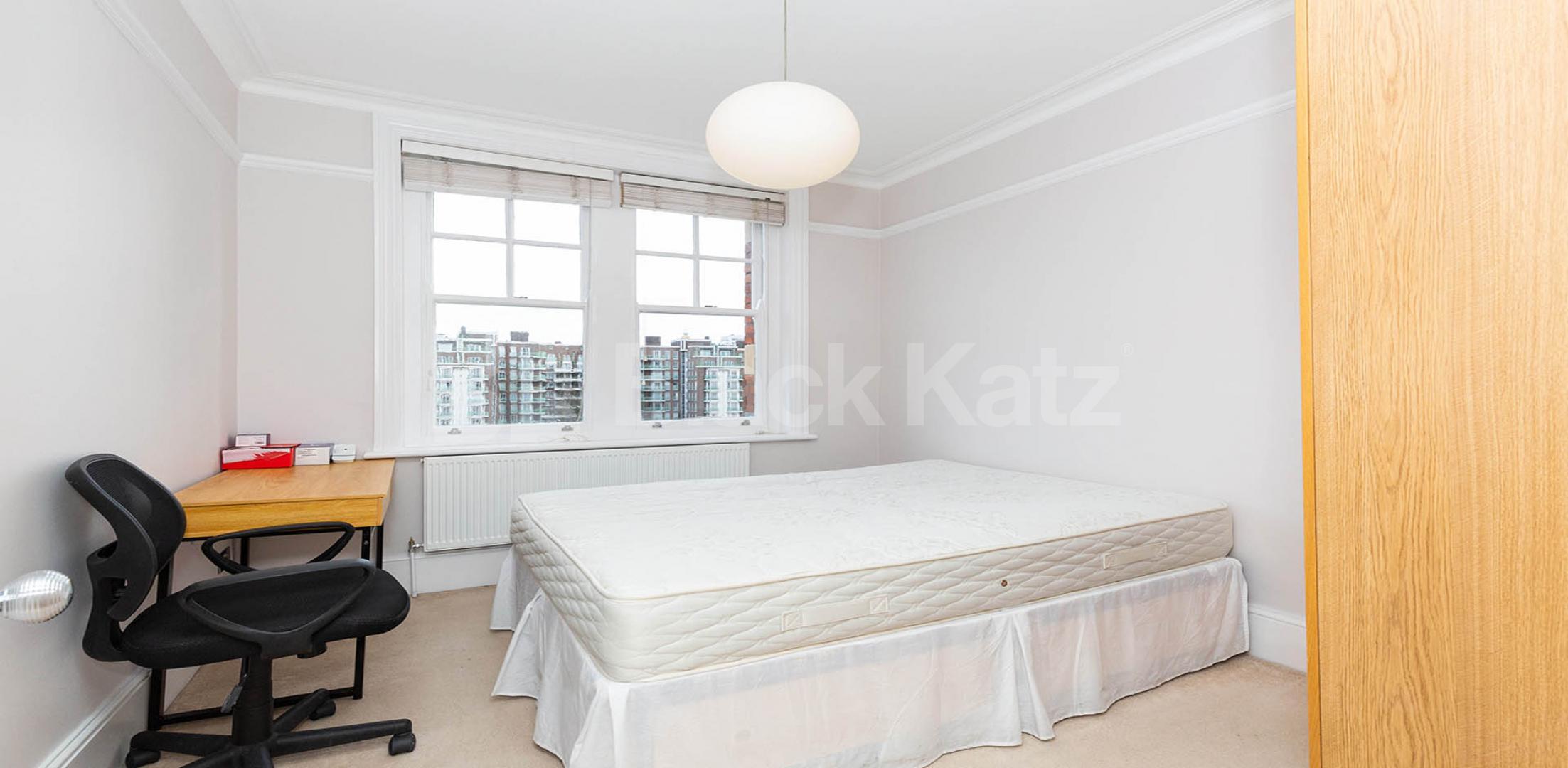 Super recently refurbished 3 bed 2 bath minutes to Baker Street Tube.   Melcombe Court, Dorset Square, Baker Street